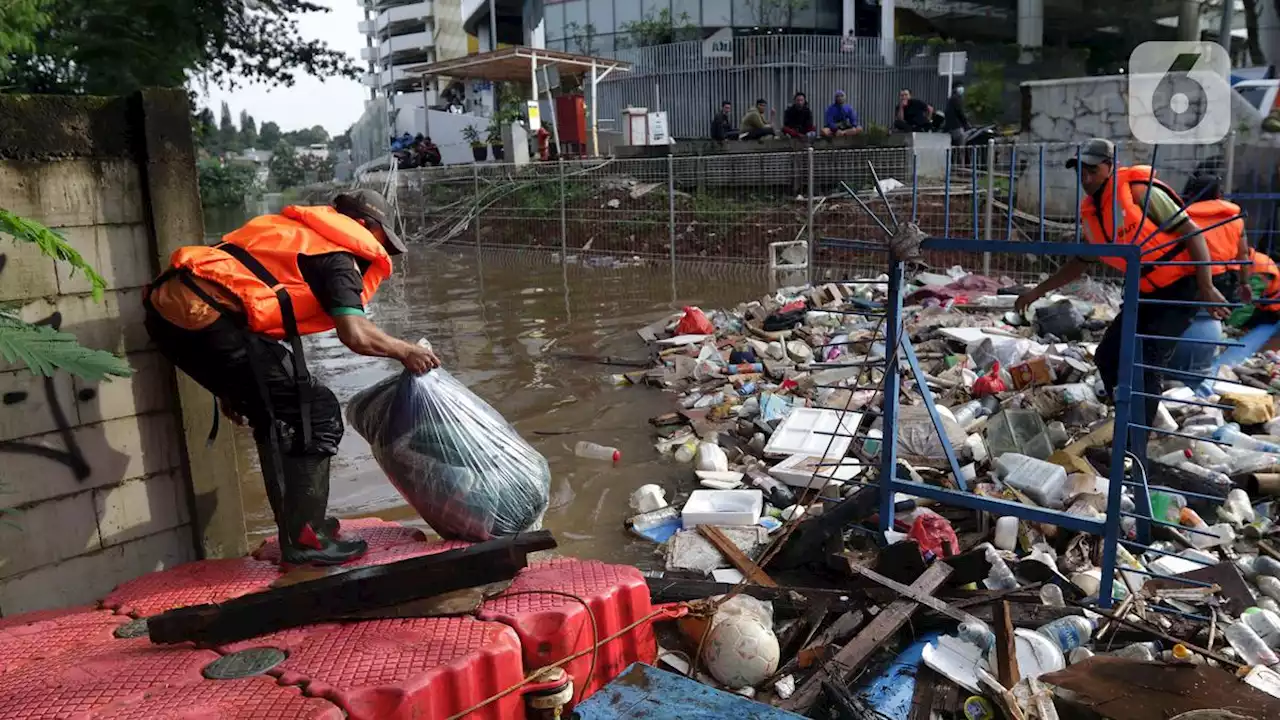 DPRD DKI Desak Anies Segera Laksanakan Putusan PTUN Keruk Kali Mampang