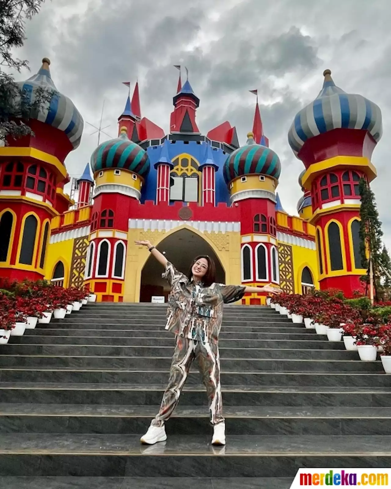 Foto : Potret Taman Wisata Milik Dewi Perssik di Subang, Keren dan Indah Banget | merdeka.com