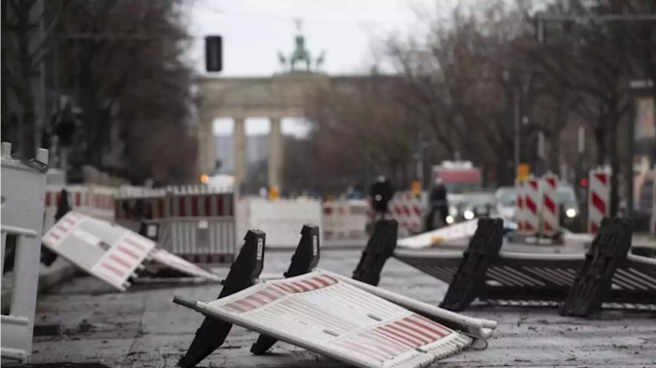 Sturm in Berlin: 600 Feuerwehr-Einsätze, viele Störungen