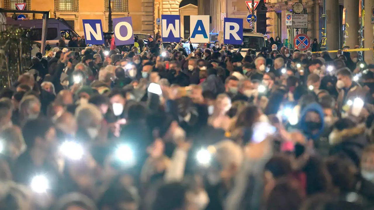 Crisi ucraina, a Roma la manifestazione della Comunità di Sant'Egidio per chiedere la pace