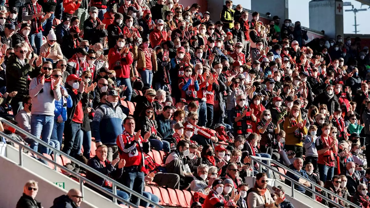 Deutsche reagieren gespalten auf mehr Zuschauer in Stadien