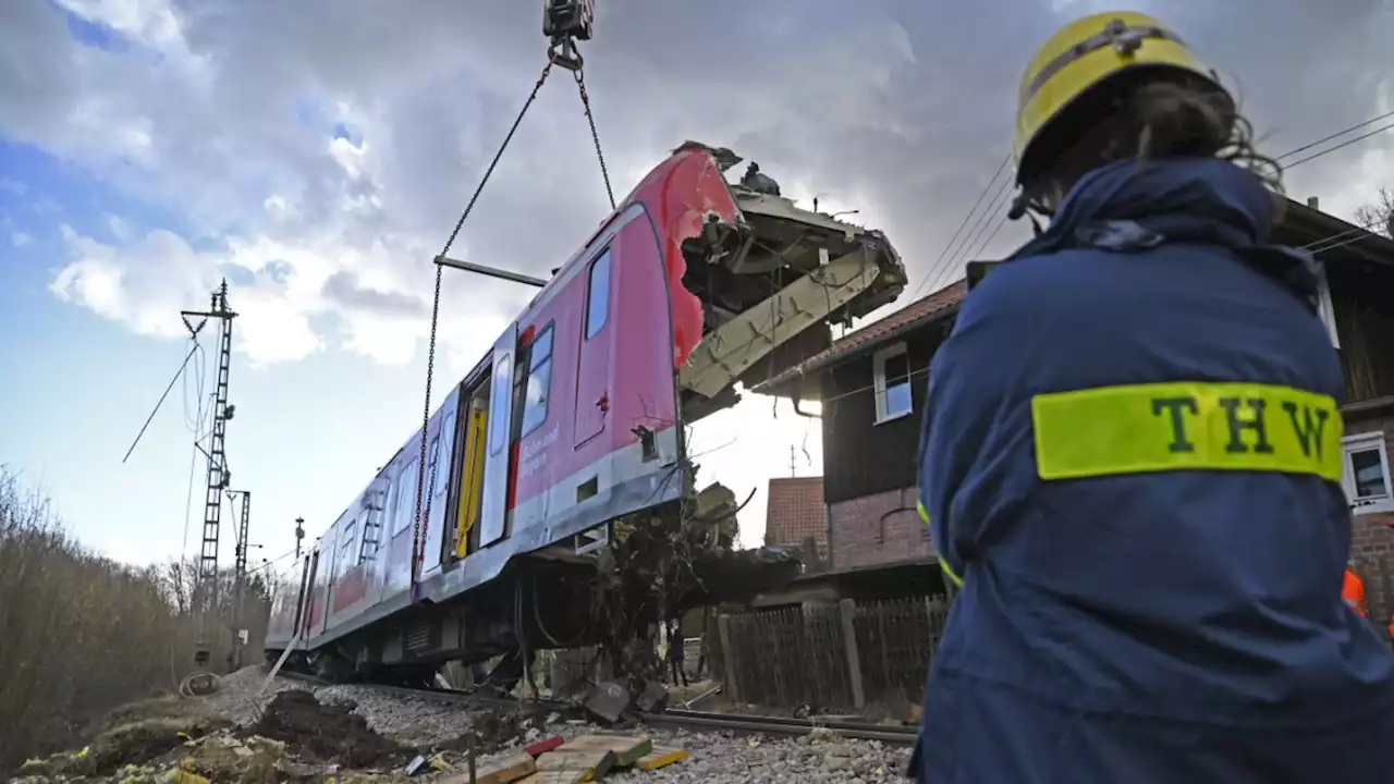 S-Bahn-Unglück Schäftlarn: Bilder von Bergungsarbeiten