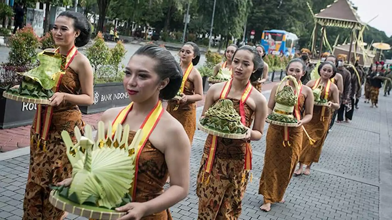 Prosesi Kirab Boyong Kedathon dalam Rangka HUT Ke 227 Kota Solo