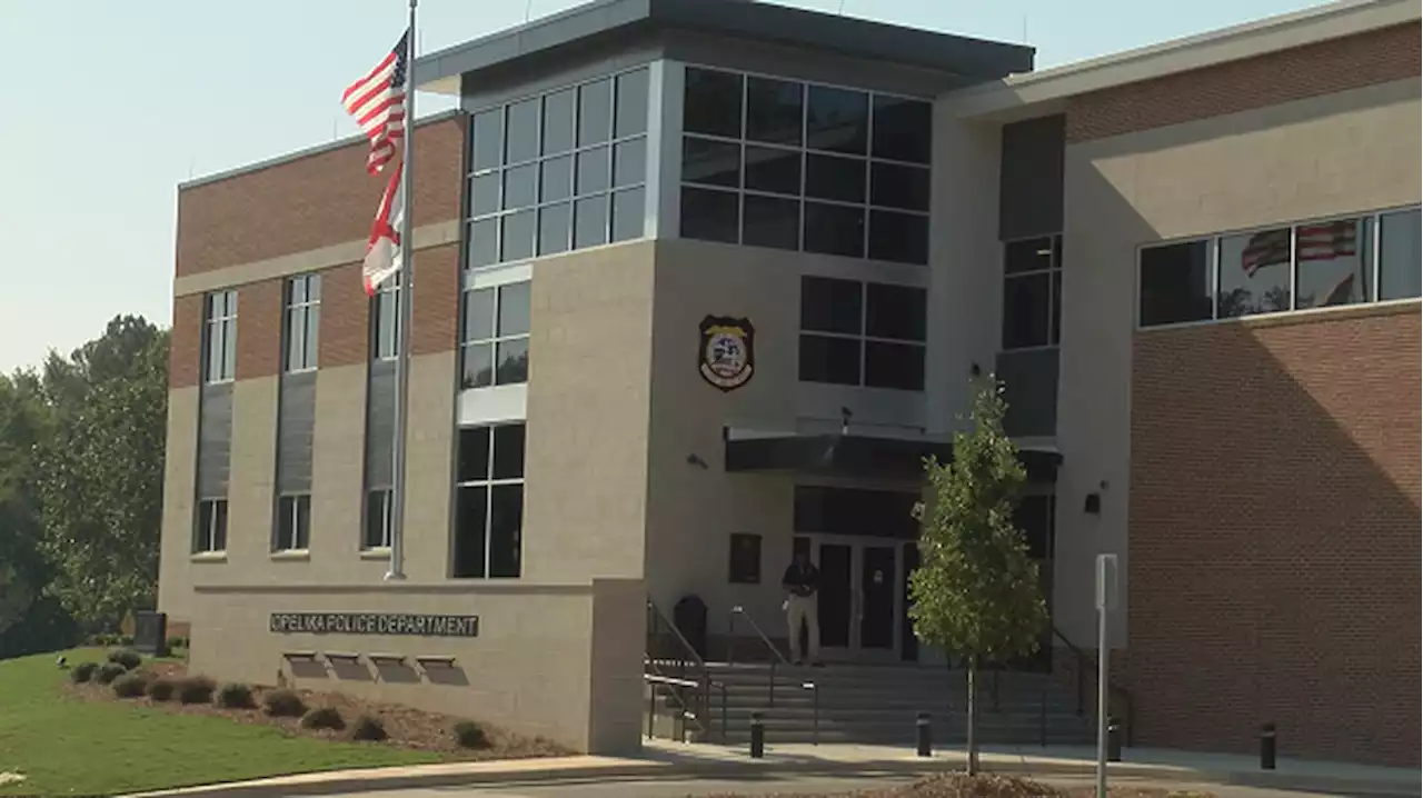 Opelika honors city’s first Black police officer