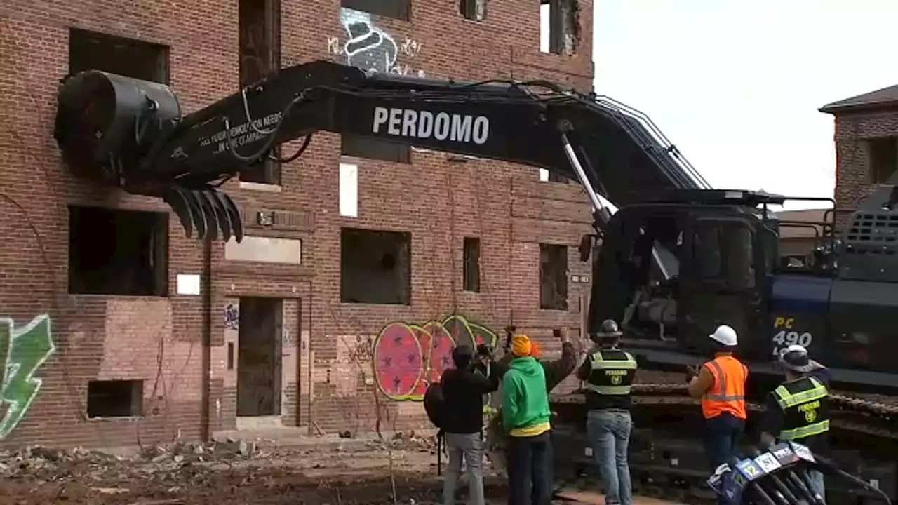 Demolition begins on Newark's first housing project