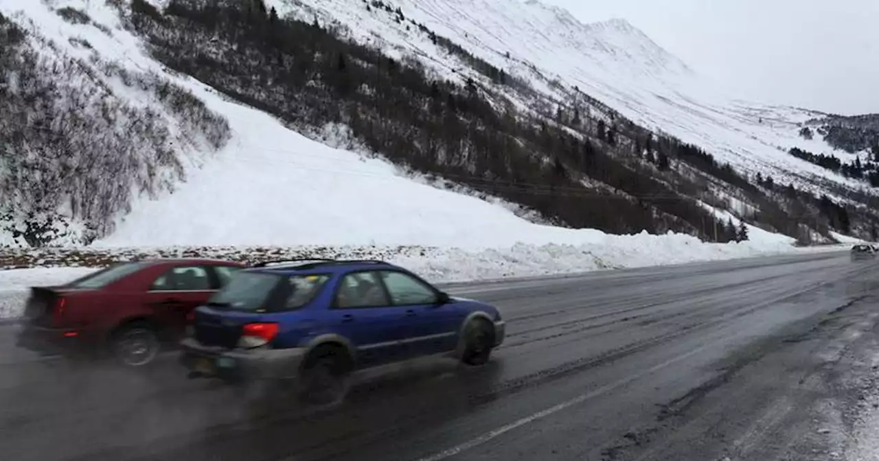 Avalanche blocks Seward Highway between Bird Creek and Girdwood