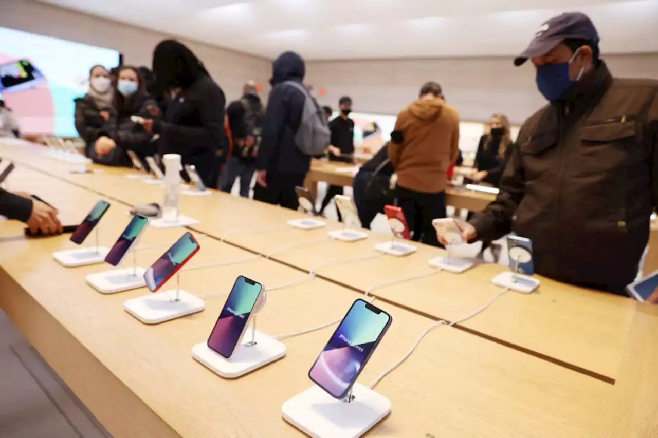 U.S. Apple store workers working to unionize – Washington Post | amNewYork