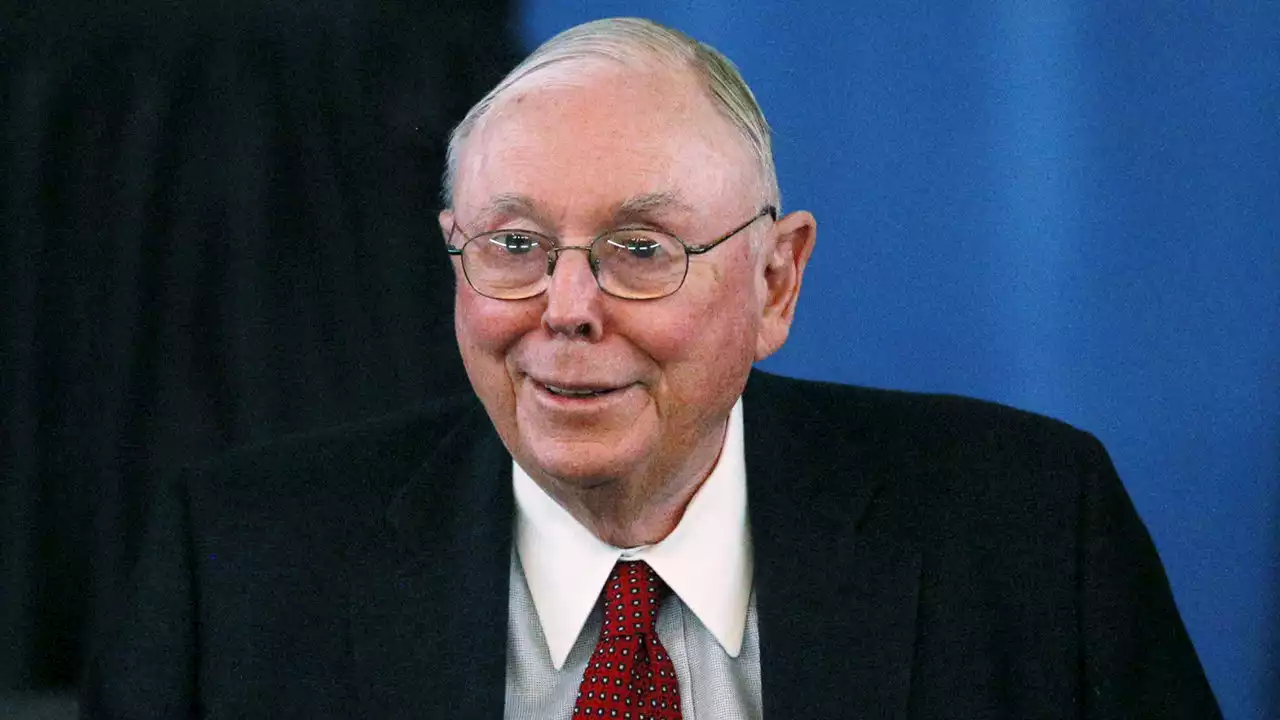 Berkshire Hathaway's Charlie Munger Says Government Should Ban Bitcoin — Calls Crypto 'Venereal Disease' – Featured Bitcoin News