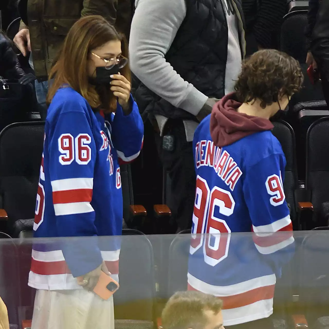 Tom Holland and Zendaya Prove They’re Each Other’s Biggest Cheerleaders With Matching Jerseys - E! Online