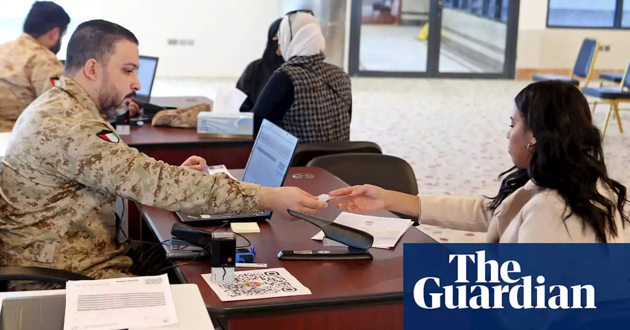 Kuwaiti army allows women in combat roles – but without guns