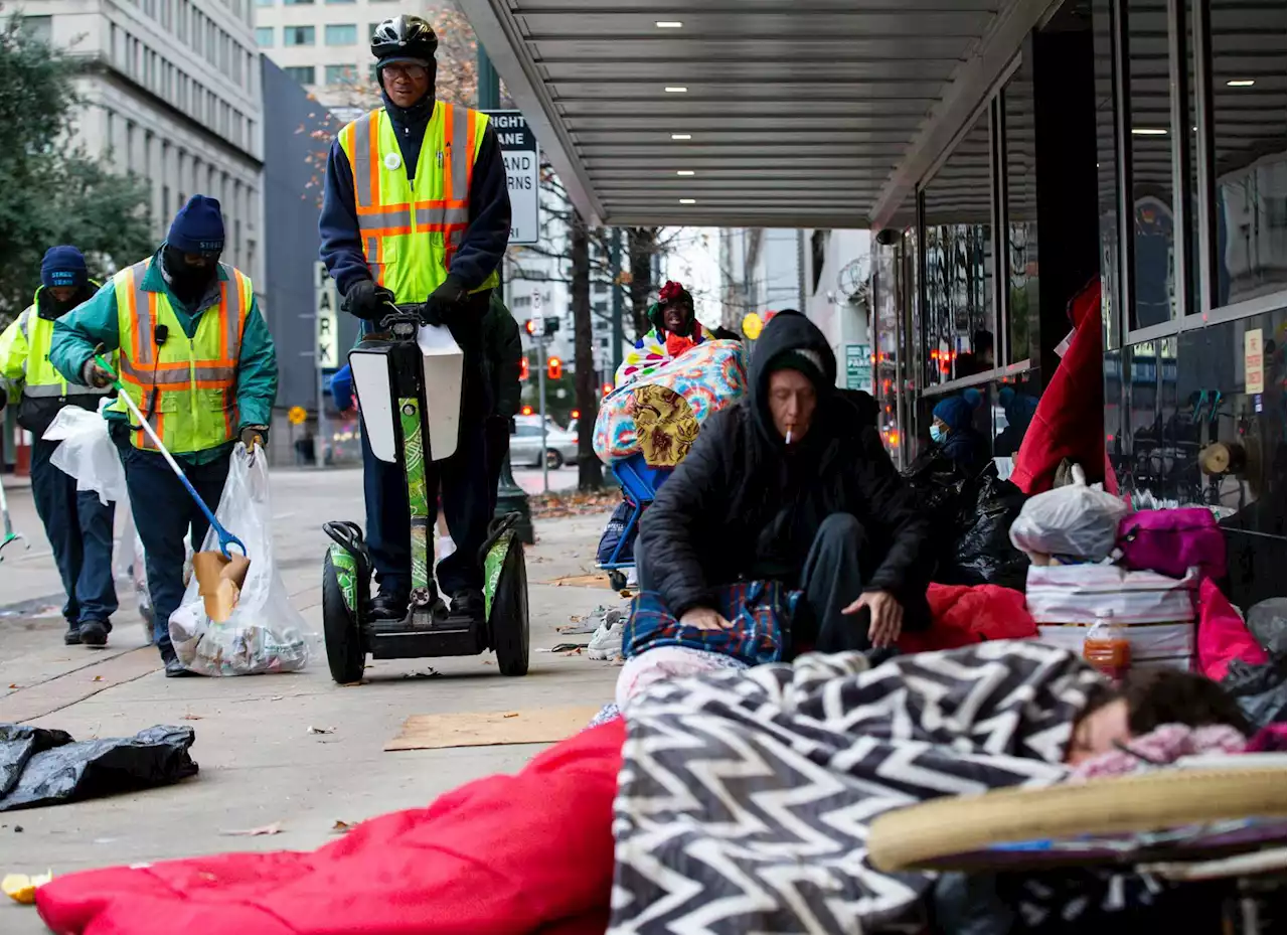 Frustration mounts over Houston rules on sitting, lying on downtown sidewalks -- or having too much stuff