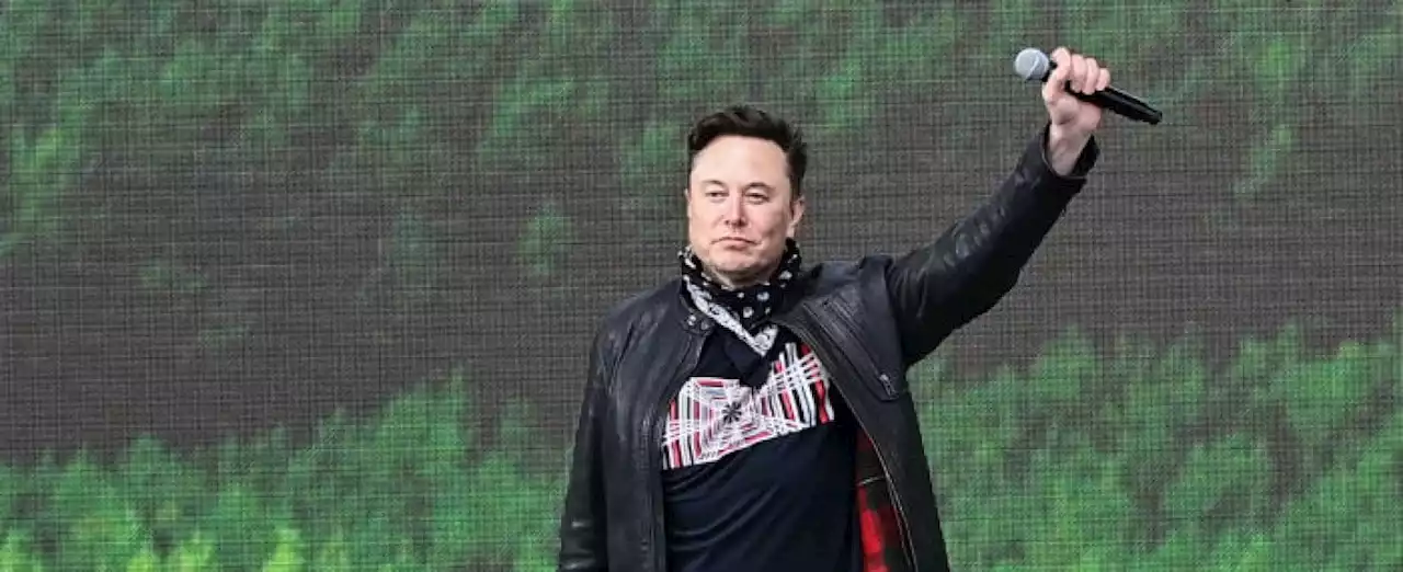 Elon Musk paladino dei camionisti canadesi no vax: paragona Trudeau a Hitler