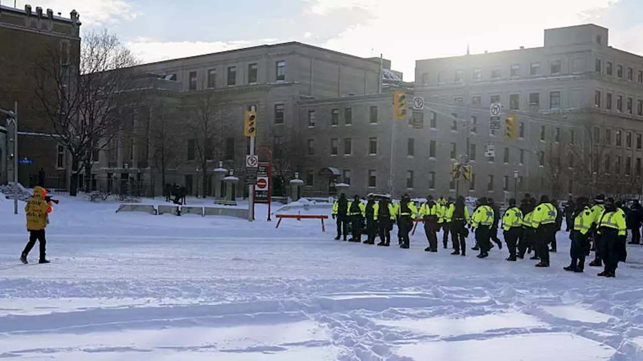 Ottawa police move in on the protestors