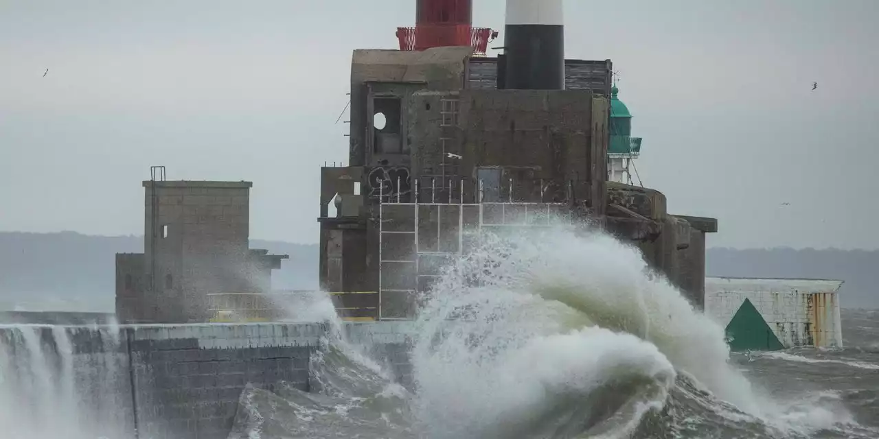 Europe braces for 90 mph winds from Storm Eunice