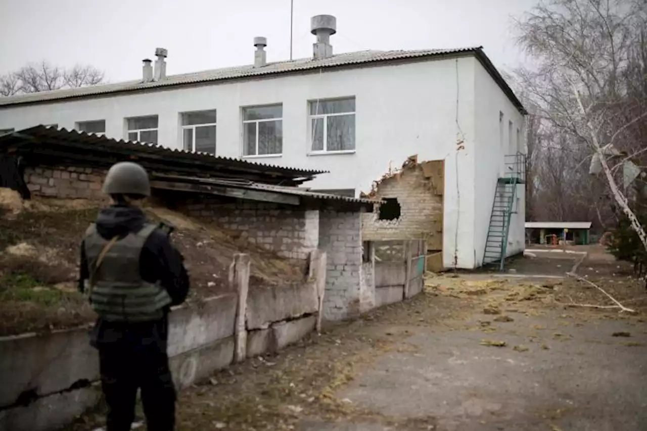 Sleepless night under falling shells at Ukraine front