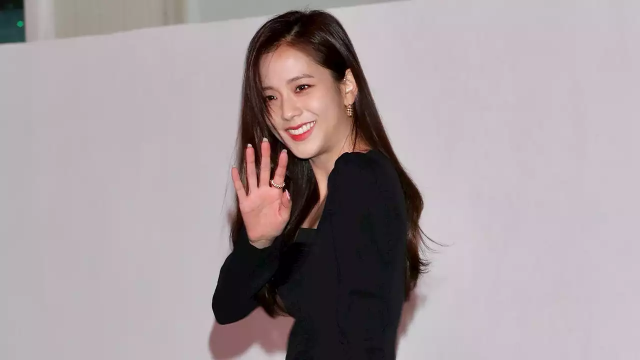 BLACKPINK’s Jisoo Has the Perfect Red Lipstick