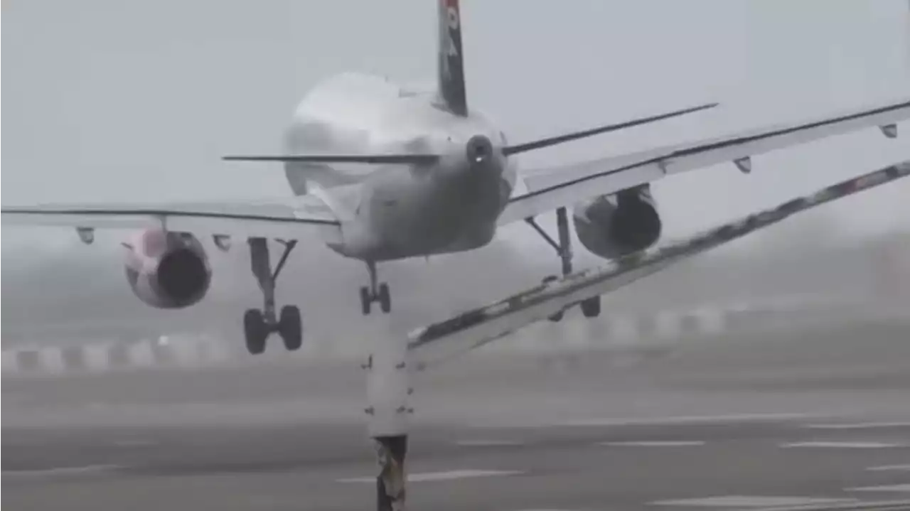 British Plane Nut Goes Viral With Play-by-Play of Gut-Wrenching Landings in Wind Storm