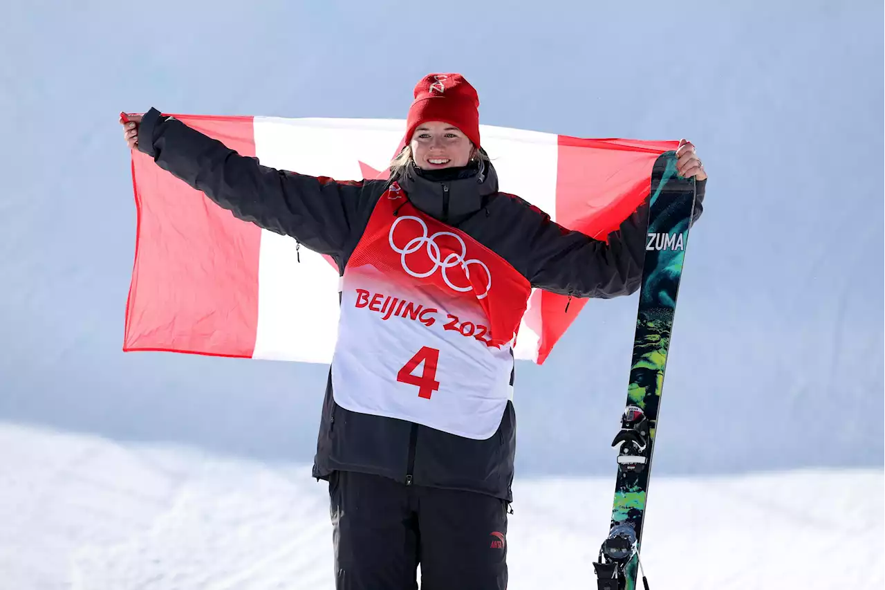 Cassie Sharpe, Rachael Karker pick up Olympic silver, bronze in freeski halfpipe: 'Canada doesn't mess around'