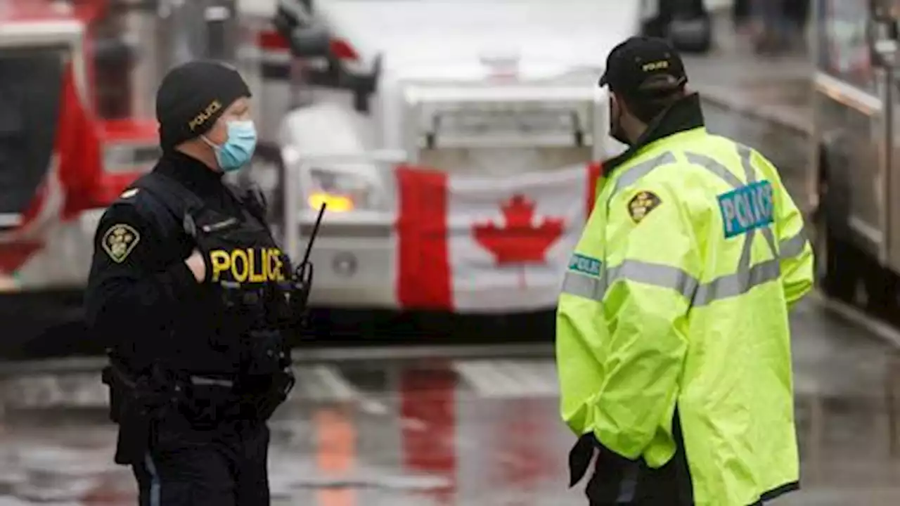 Canada truckers hold ground ahead of 'imminent' police action