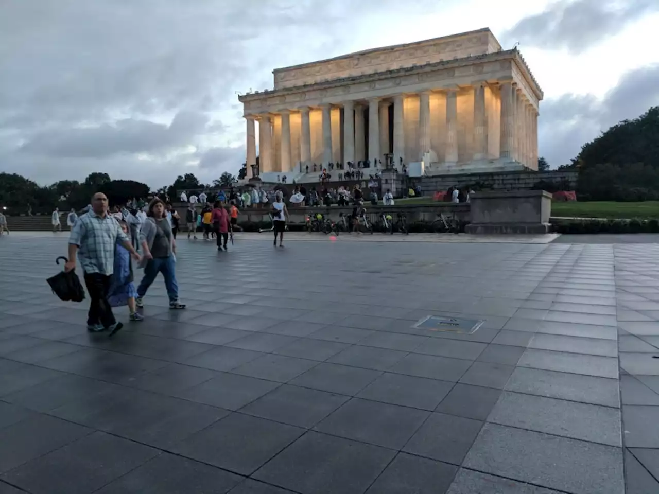 A Ukrainian Solidarity Rally Is Happening at the Lincoln Memorial This Weekend | Washingtonian (DC)