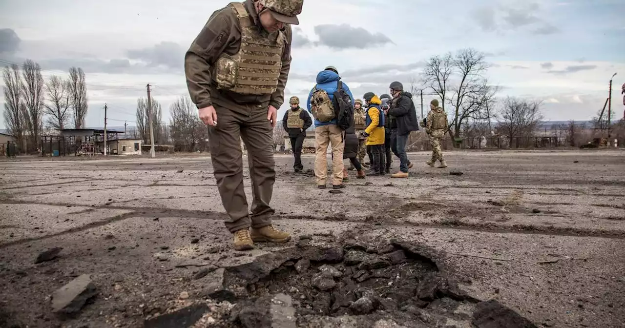 Ukraine’s Zelenskyy calls on Putin to meet as tensions soar