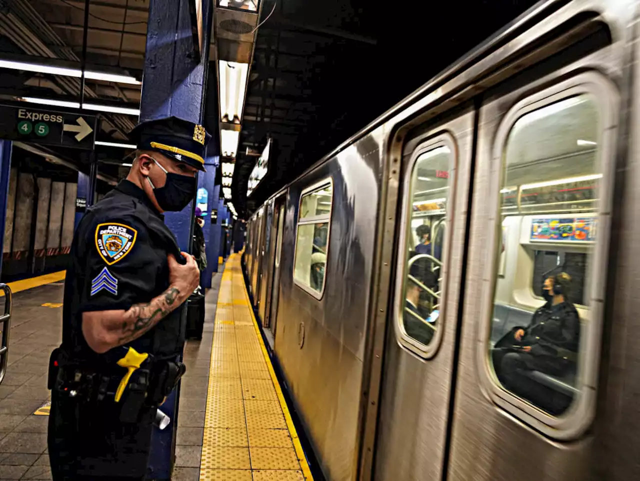 Homeless man attacked in latest subway stabbing at Queens station: cops | amNewYork