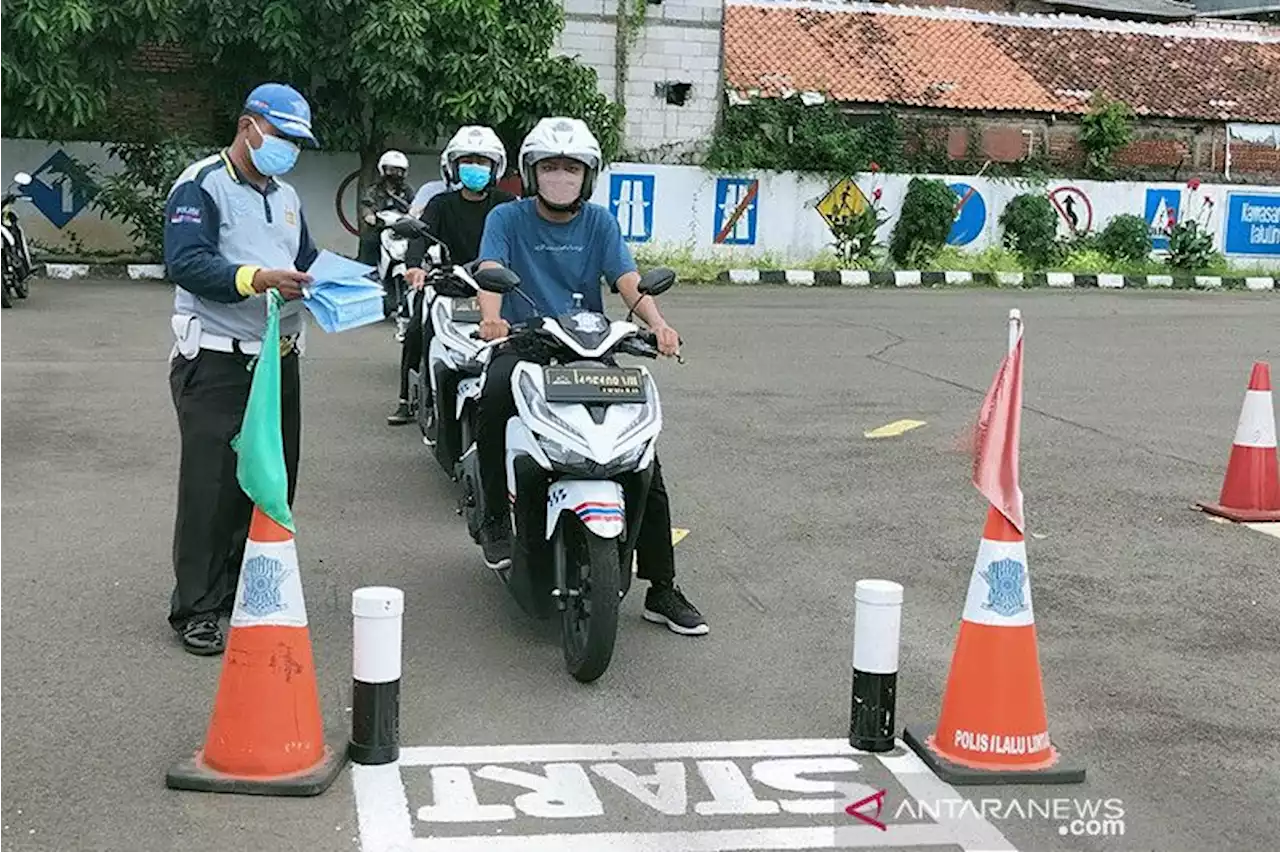 Sabtu, SIM Keliling hadir di Jakarta hingga pukul 12.00 WIB