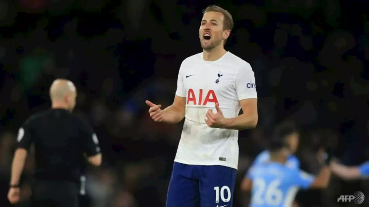 Kane scores twice as Spurs beat Man City to blow title race open