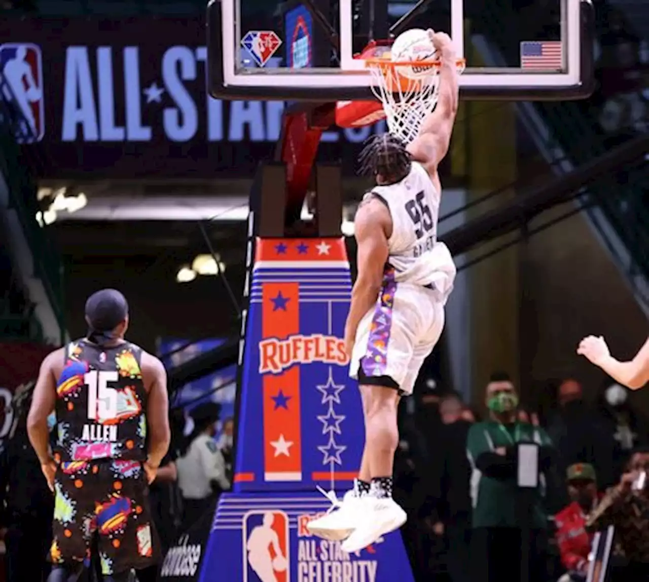 Browns’ Myles Garrett promises dunks and delivers in NBA All-Star Celebrity game