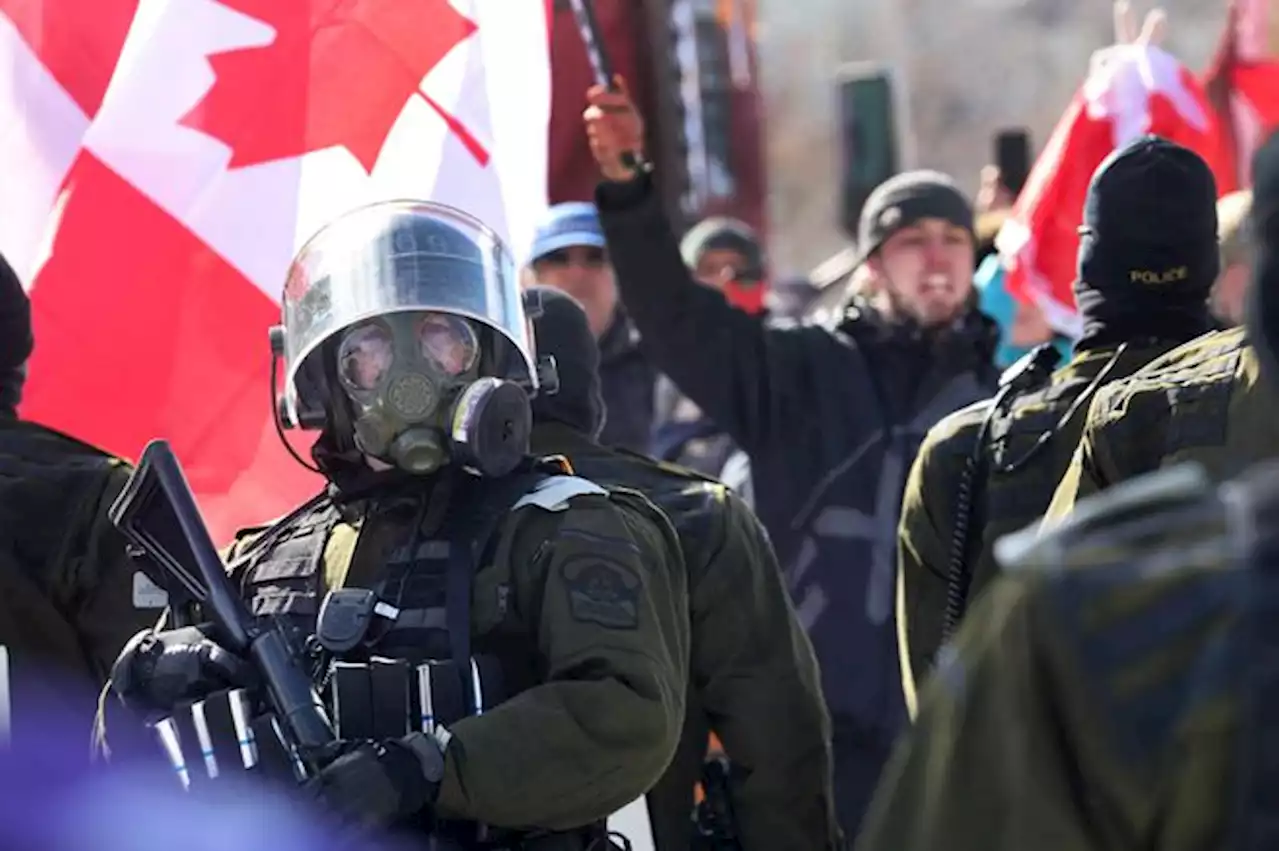 El principio del fin: policía de Canadá arrestó a 70 camioneros manifestantes