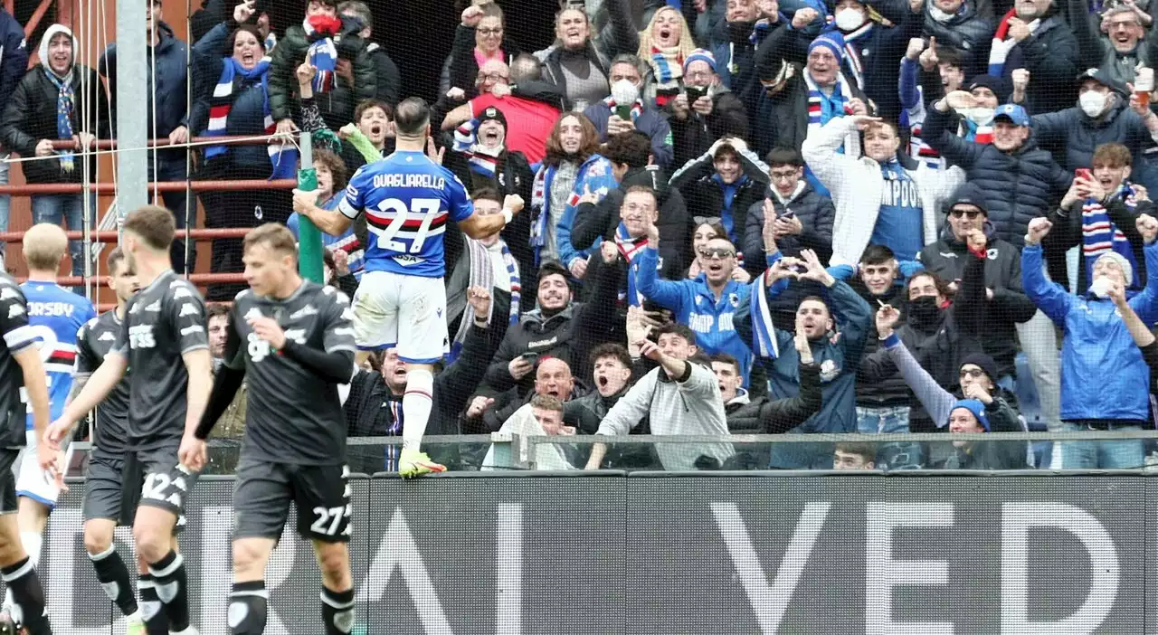 Quagliarella segna, tifoso della Sampdoria colpito da infarto dopo il gol: rianimato in tribuna