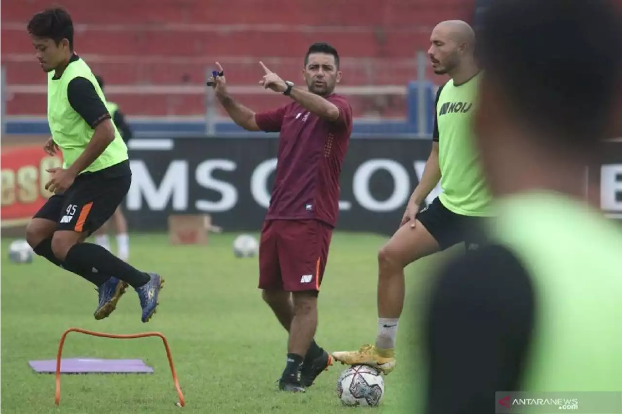 Javier Roca Sebut Laga Persik Kontra Persija Tak Istimewa, Lucu juga Alasannya