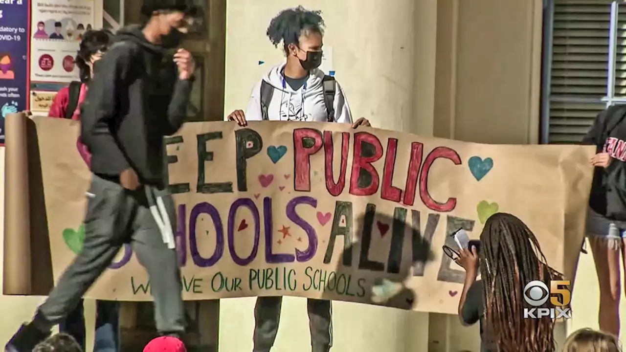 Oakland School Board Votes to Proceed With Planned Campus Closures