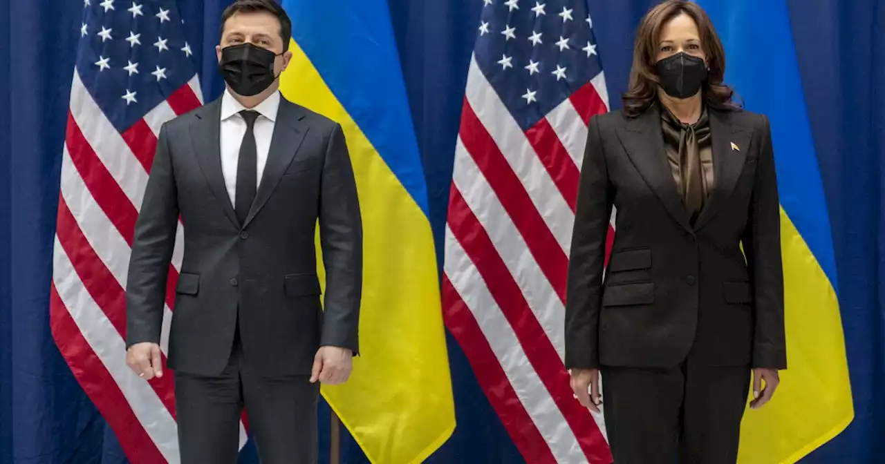 Kamala Harris, standing beside Ukrainian leader, vows a tough response to a Russian invasion