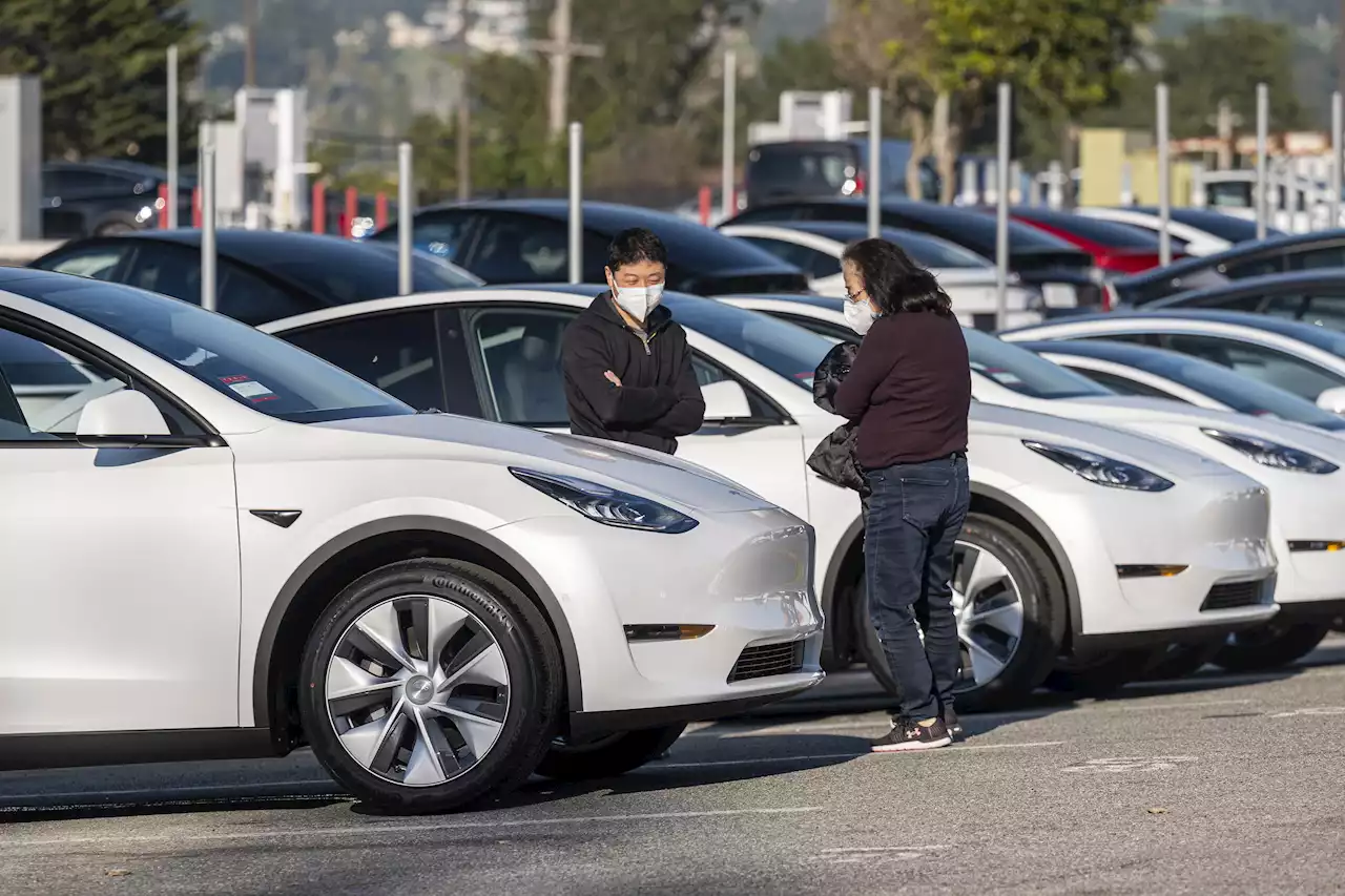 Why Tesla and GM Want to Be Big in a New Kind of Car Insurance Business