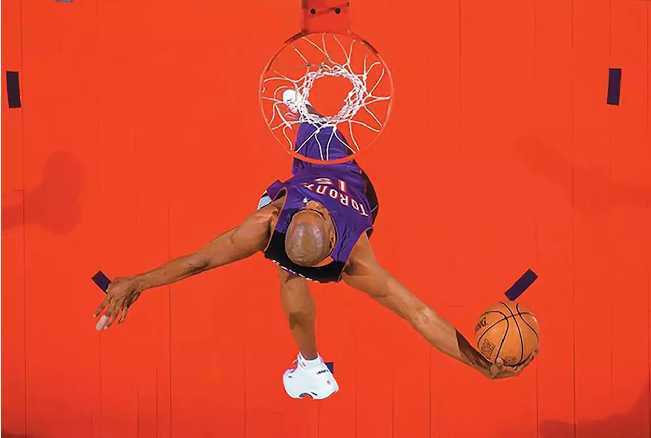 How Vince Carter's 2000 NBA Slam Dunk Contest Inspired Dunkers