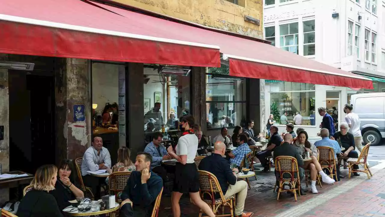 COVID cases drop in NSW, Vic as residents enjoy first weekend with greater freedoms
