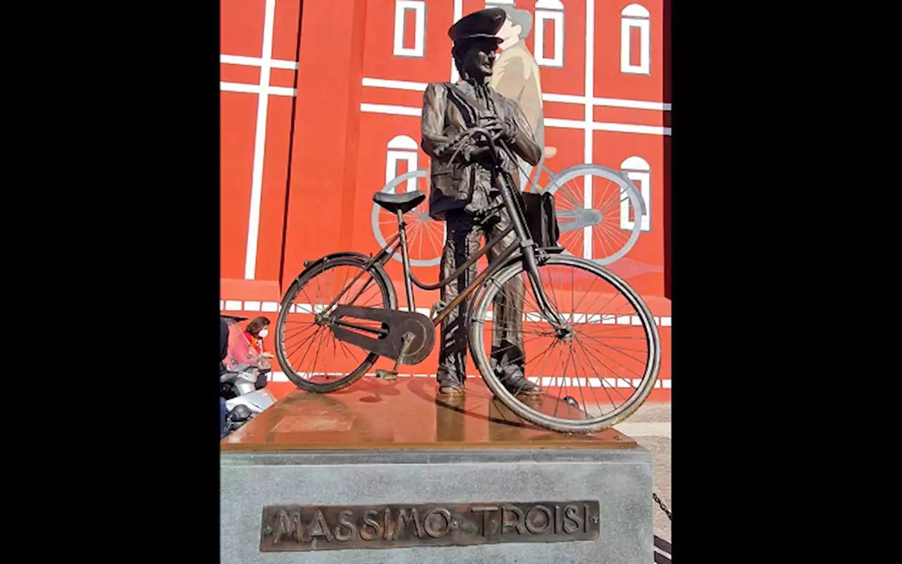 A San Giorgio a Cremano una statua per il compleanno di Massimo Troisi