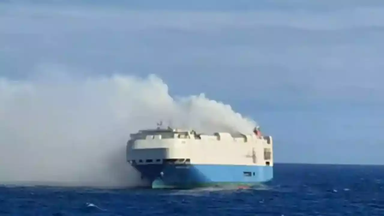 1,100 Porsches Burning Up As Cargo Ship Catches Fire