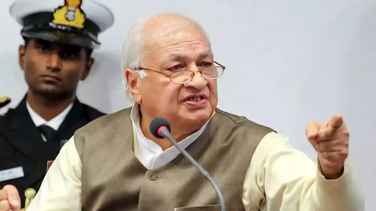 केरल सरकार पर बरसे गवर्नर, बोले- राजभवन को कंट्रोल करने की ताकत नहीं