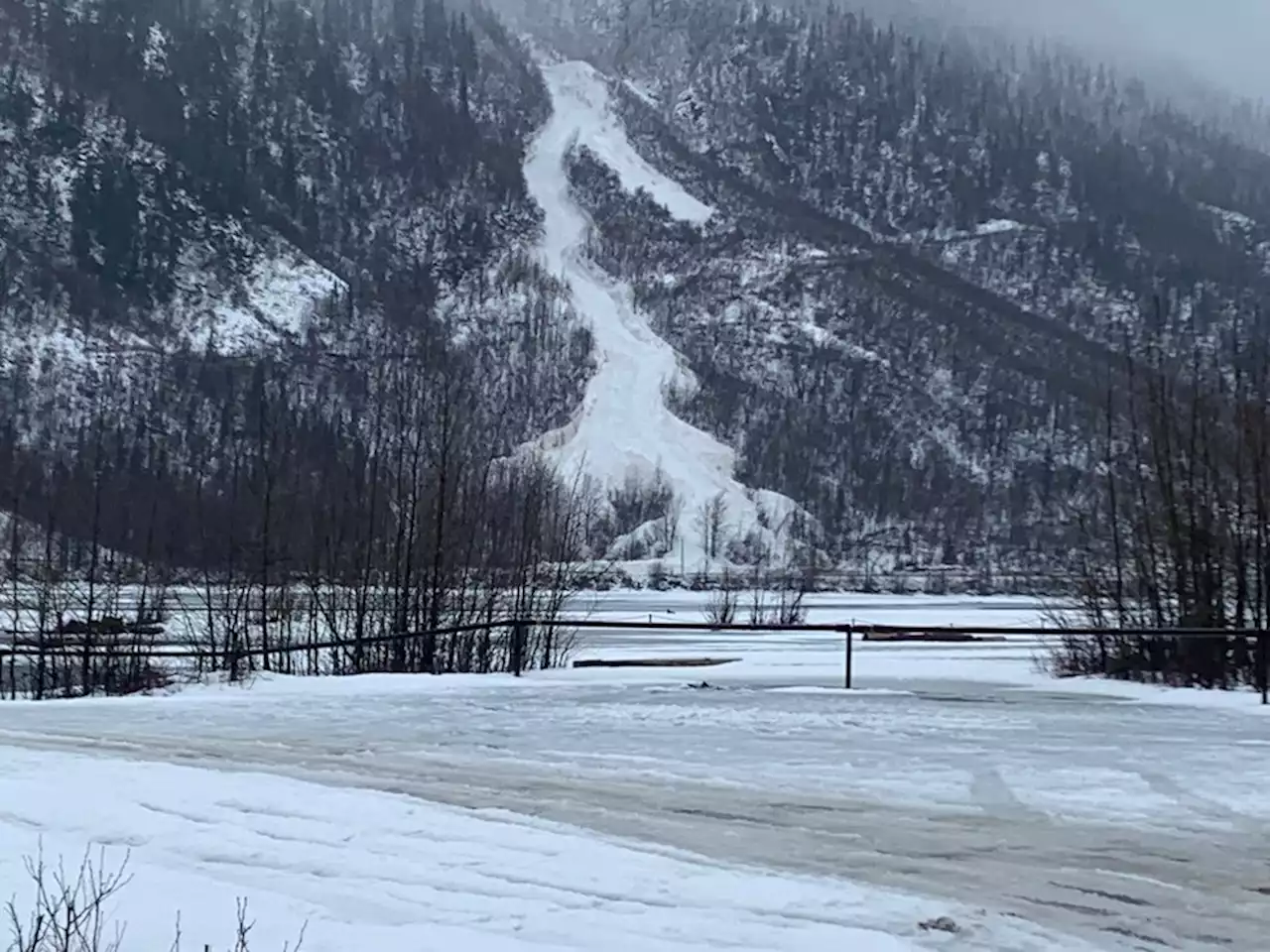 Old Glenn Highway to remain closed overnight due to avalanche