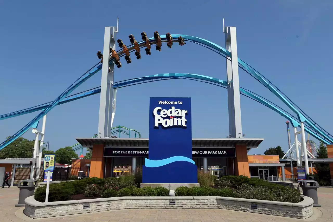 Cedar Point rolls back starting pay from $20 to $15 an hour for 2022