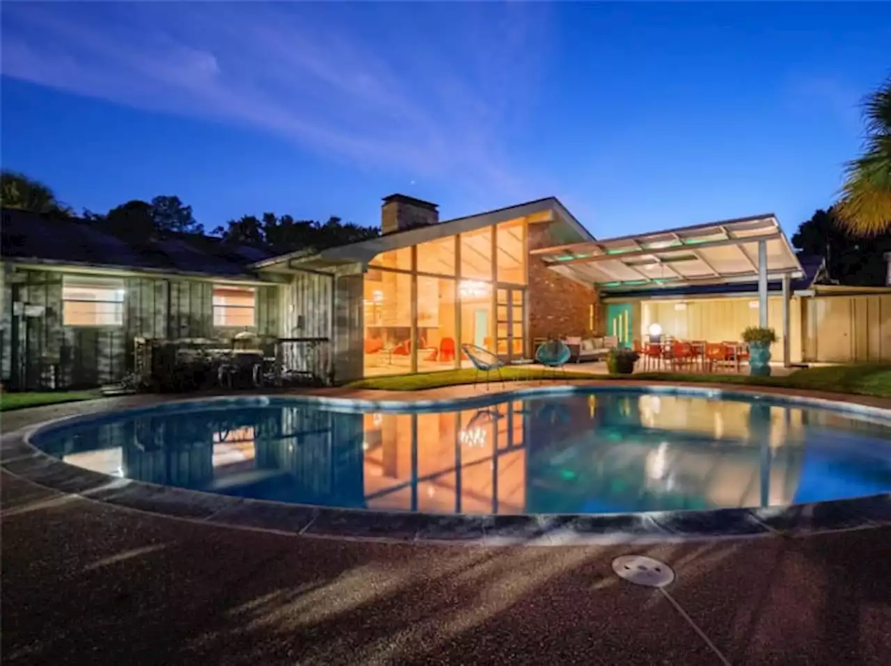 PHOTOS: See inside this midcentury modern stunner on the market for $1.5M in Houston