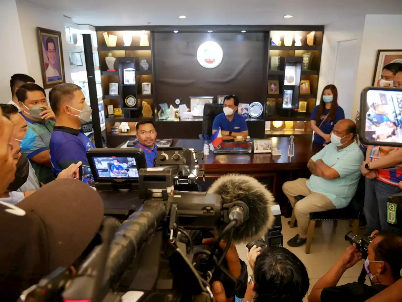 Pacquiao gets 'surprise endorsement' from San Pablo Mayor Amante