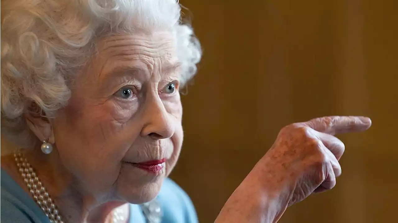 Queen Elizabeth tests positive for COVID-19, Buckingham Palace says