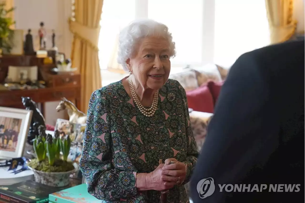 95세 영국 여왕 코로나19 확진…'가볍고 감기 같은 증상'(종합2보) | 연합뉴스