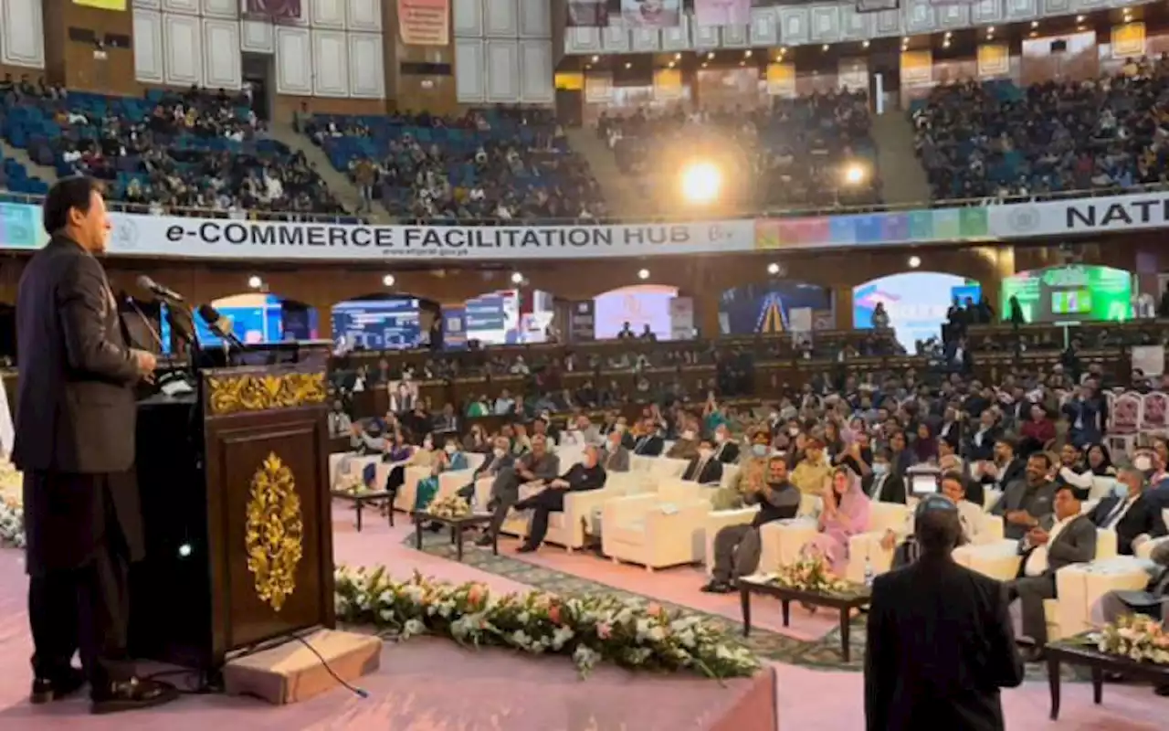 اپوزیشن والو۔گھبرانا نہیں۔عمران خان
