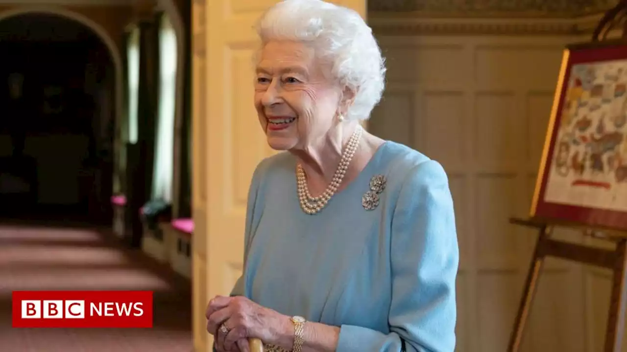 Buckingham Palace eases concerns over Queen's Covid case