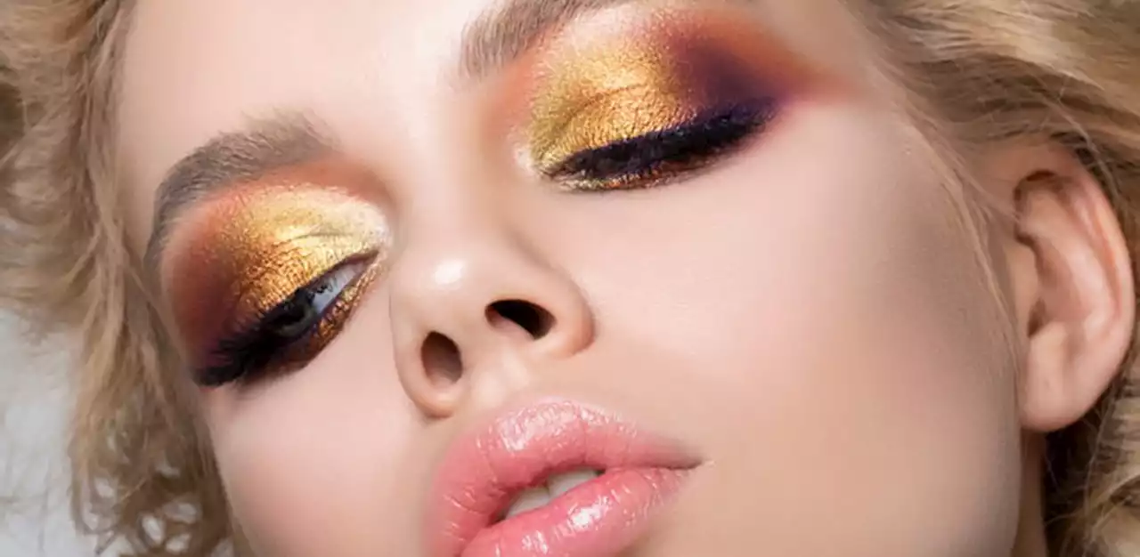 Glitter is In! Here are the Most Popular Glitter Makeup Trends for You to Try in 2022 - Love for Glam