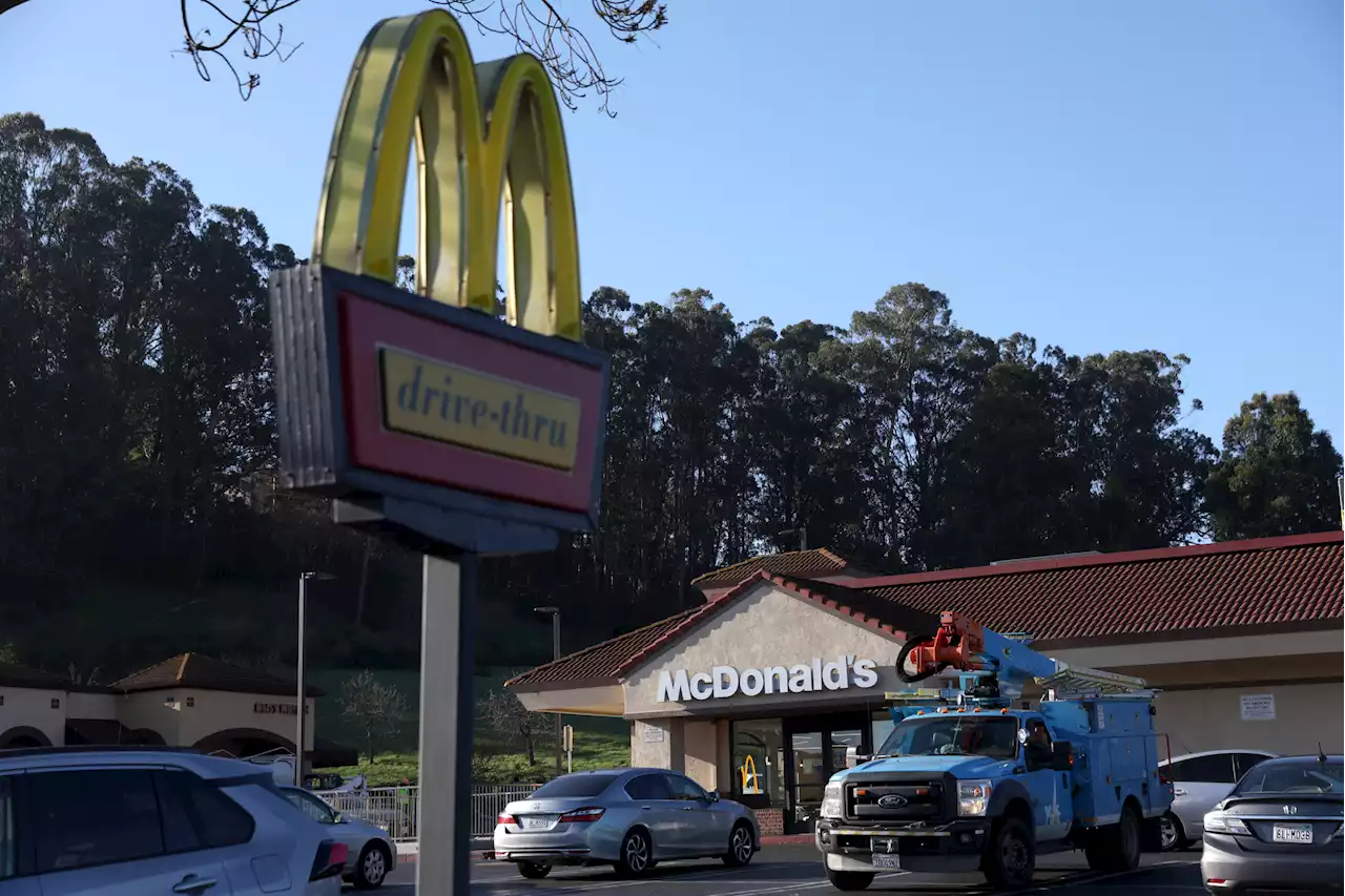 McDonald's customer attacks mom waiting in drive-thru with kids: Police